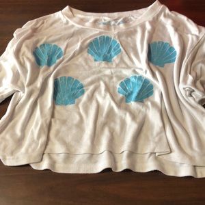 Midi white t-shirt with blue seashells